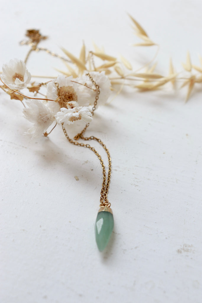 Jade pendant necklace