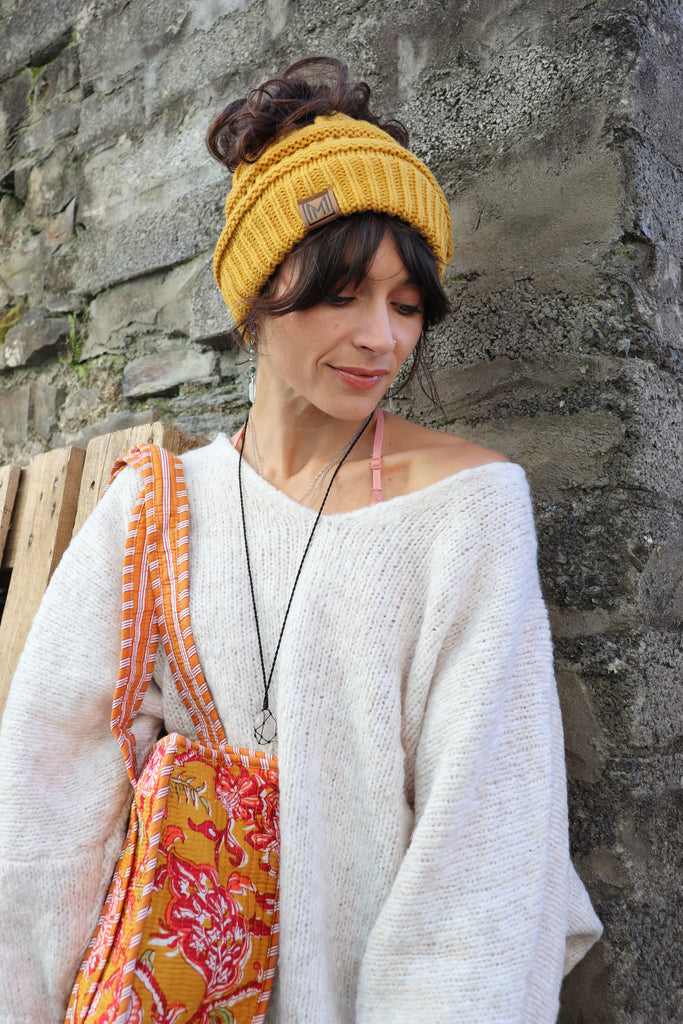 Pony tail beanie (Mustard)