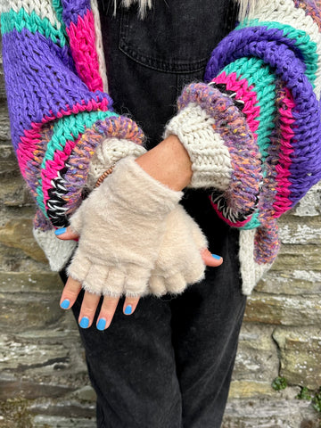 Fluffy fingerless gloves (Cream)