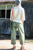 Barrel leg trousers (Khaki)