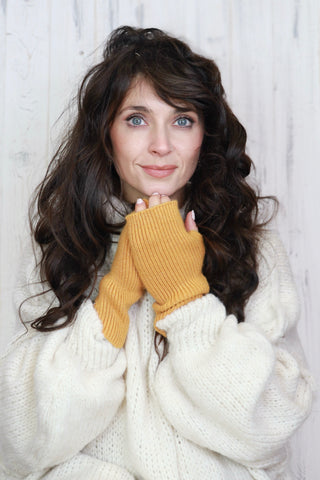 Fingerless knit gloves (Sparkly Mustard)