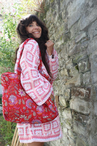 Floral cotton quilted handbag (Red)