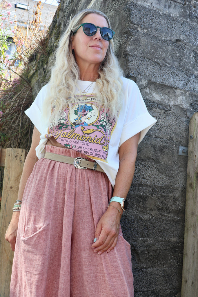 Sardine tin pink graphic tee