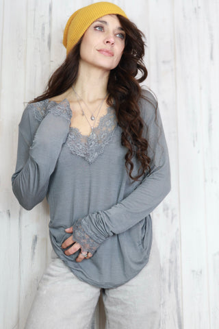 Lace trim long sleeve v neck tee