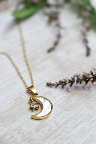 Crescent moon and star necklace (Gold)