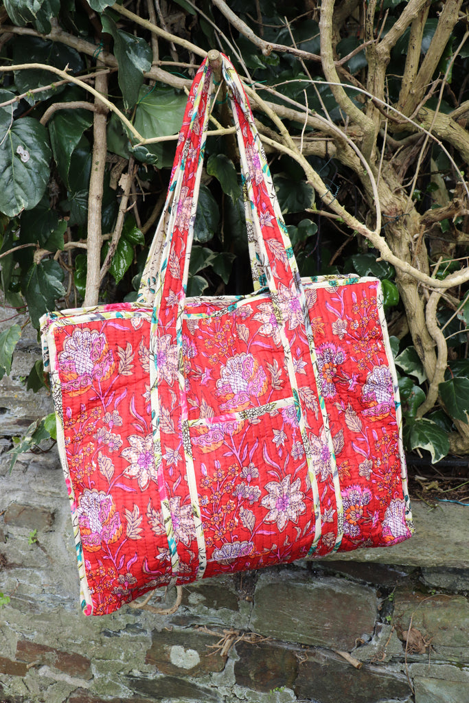 Floral cotton quilted bag (Red)